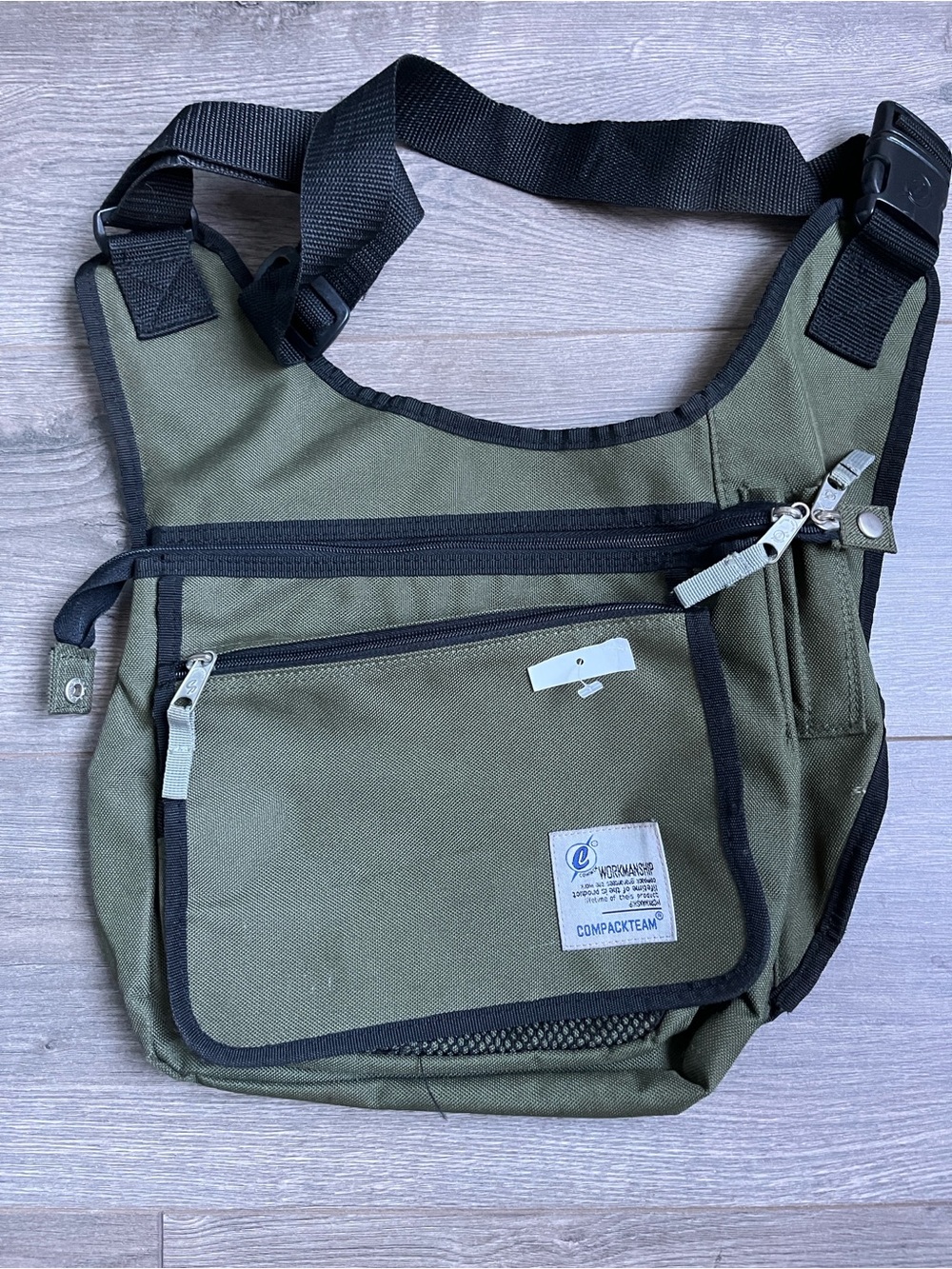 VINTAGE COMPACKTEAM TEAM WORKMANSHIP UTILITY SLING BAG